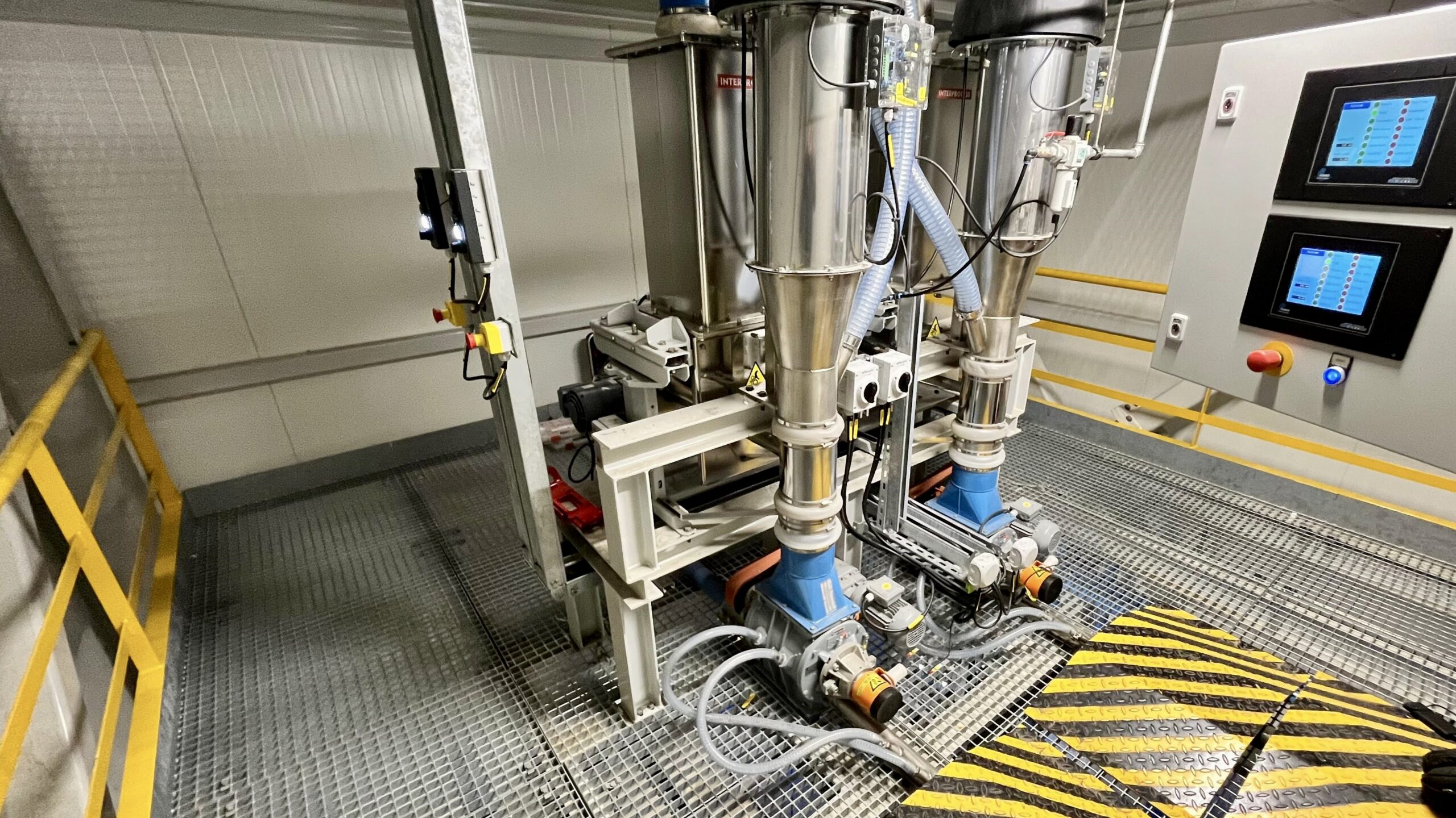 Transport pneumatyczny z dozownikami grawimetrycznymi